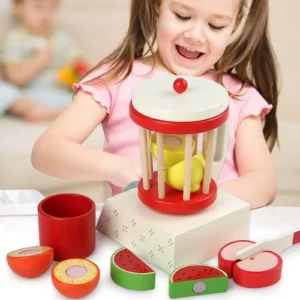 Wooden toy juicer / mixer with accessories