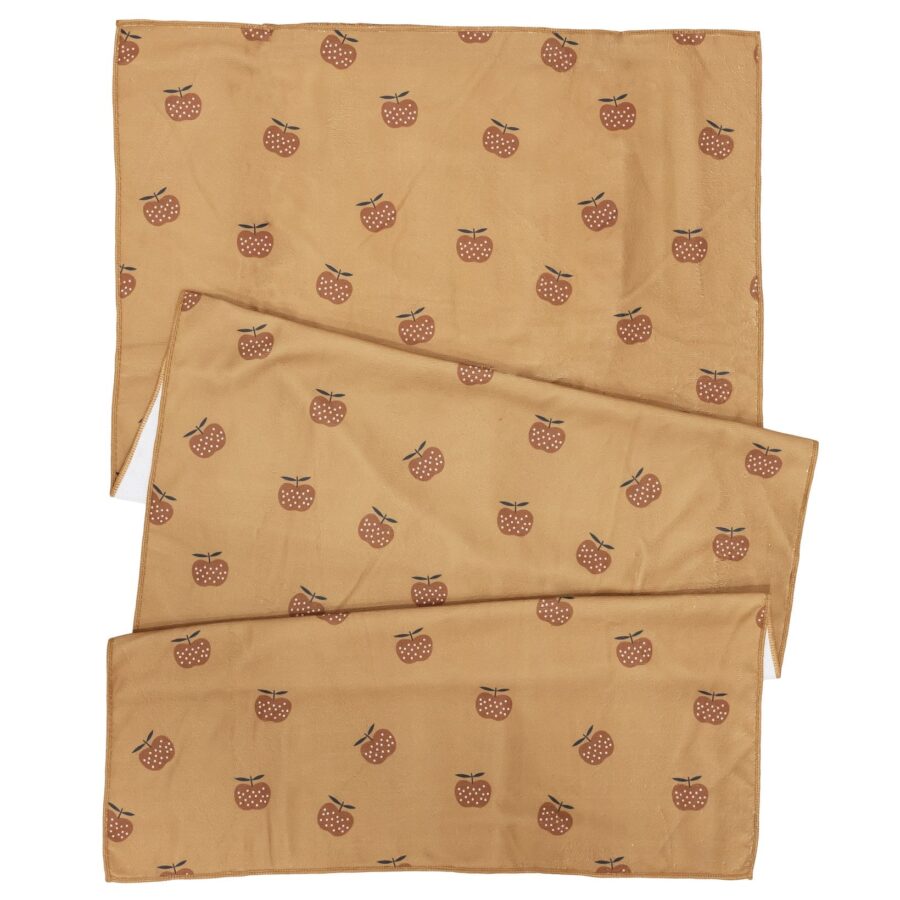 Pursies and towels - Apple Theme